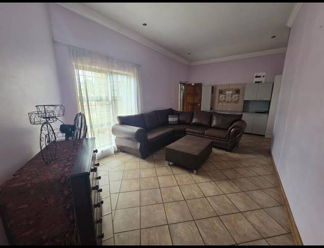 3 BEDROOM HOUSE FOR SALE IN BIRCHLEIGH